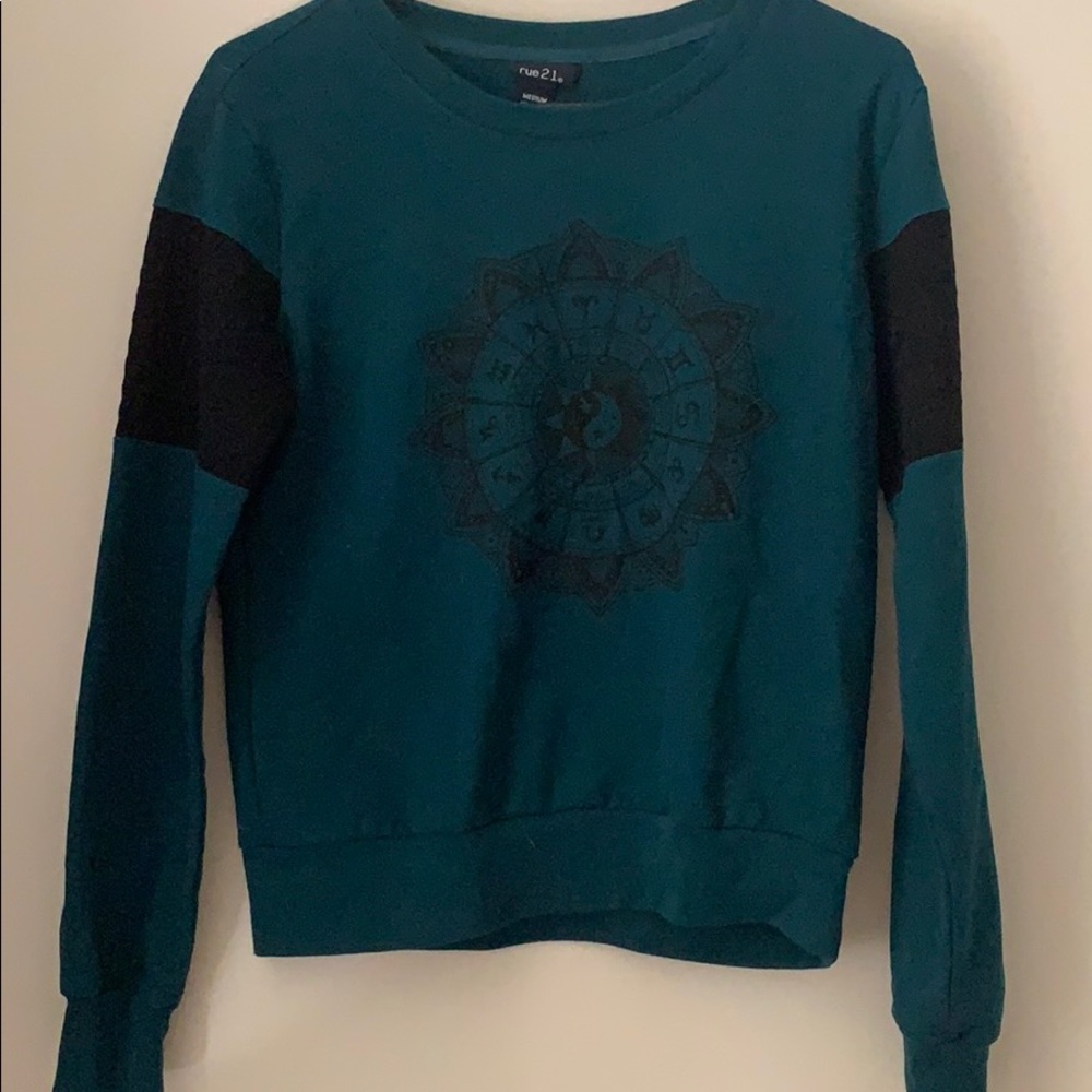 Sweatshirt